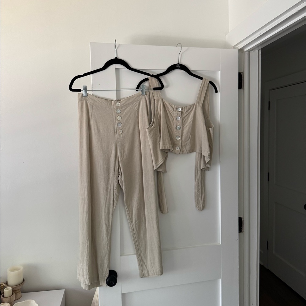 Gillia Beige Set